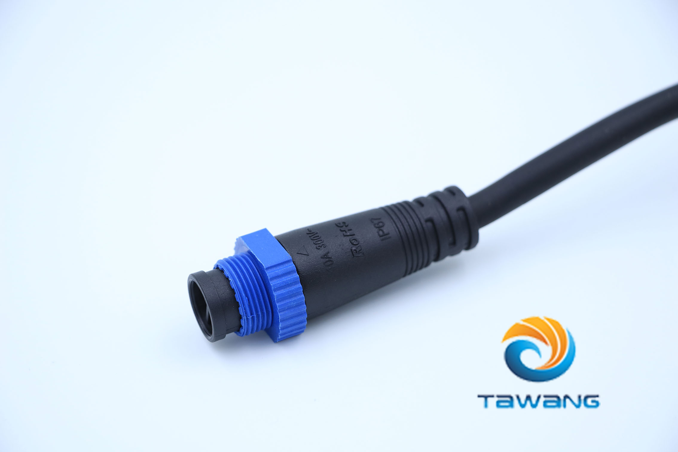 金屬和塑料防水接頭連接器有什么區(qū)別呢？